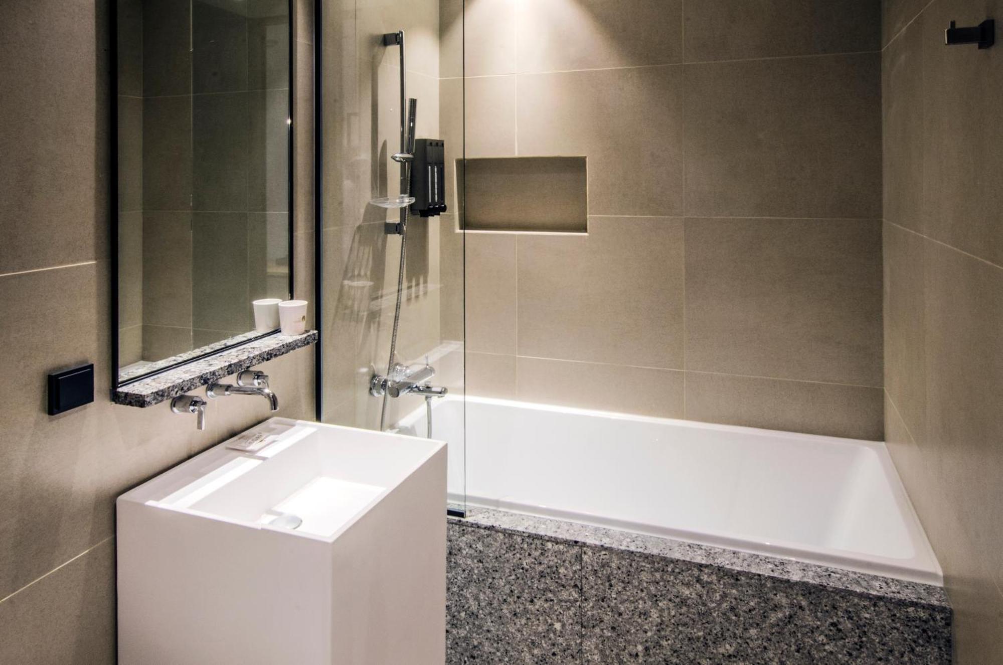 Hotel The Designers Premier Kondae Сеул Экстерьер фото