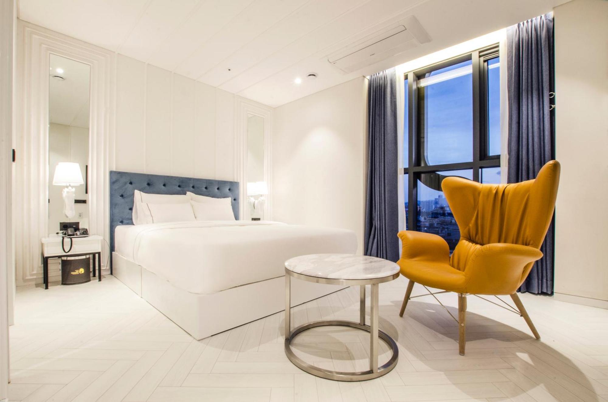 Hotel The Designers Premier Kondae Сеул Экстерьер фото