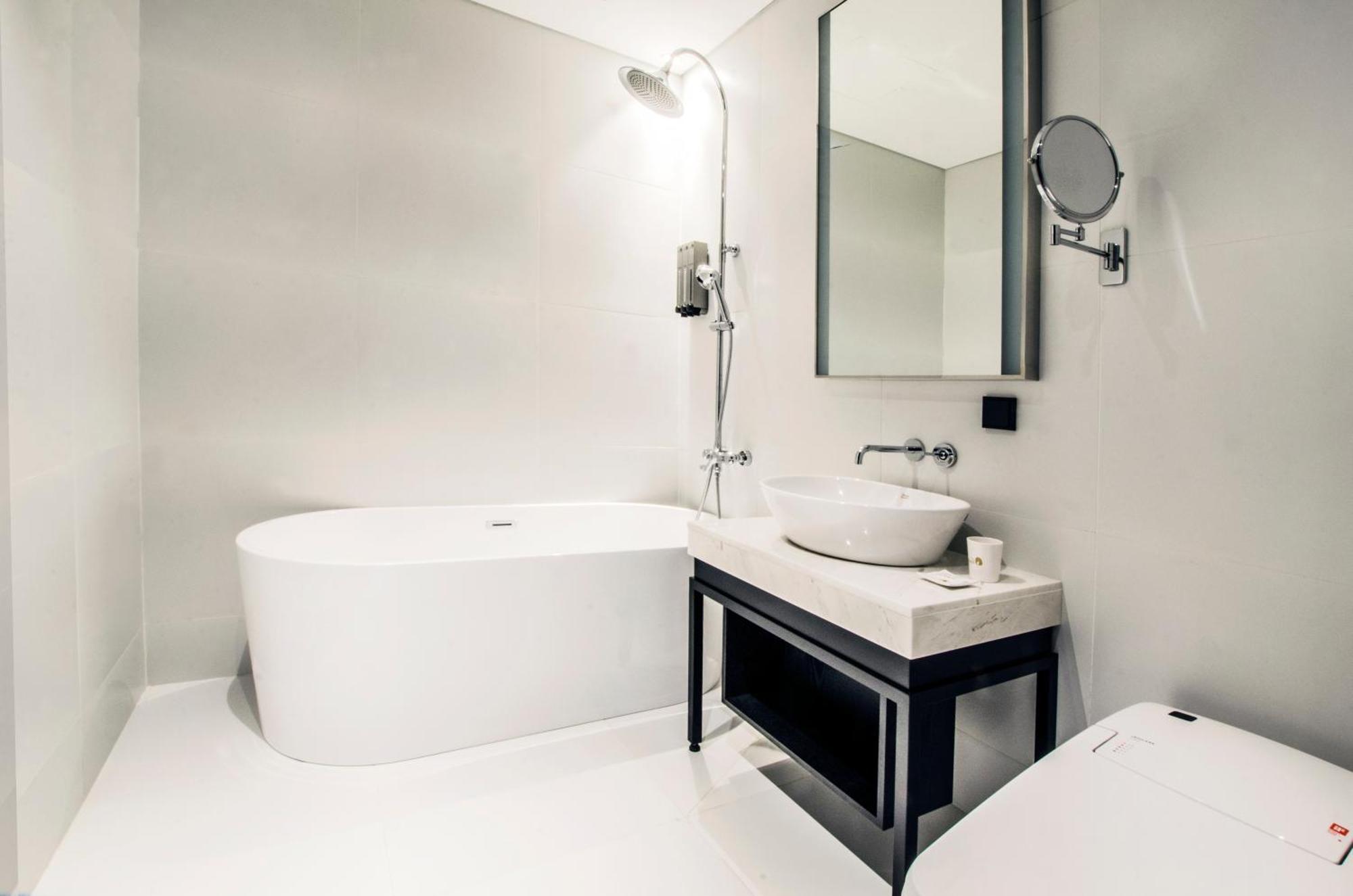 Hotel The Designers Premier Kondae Сеул Экстерьер фото
