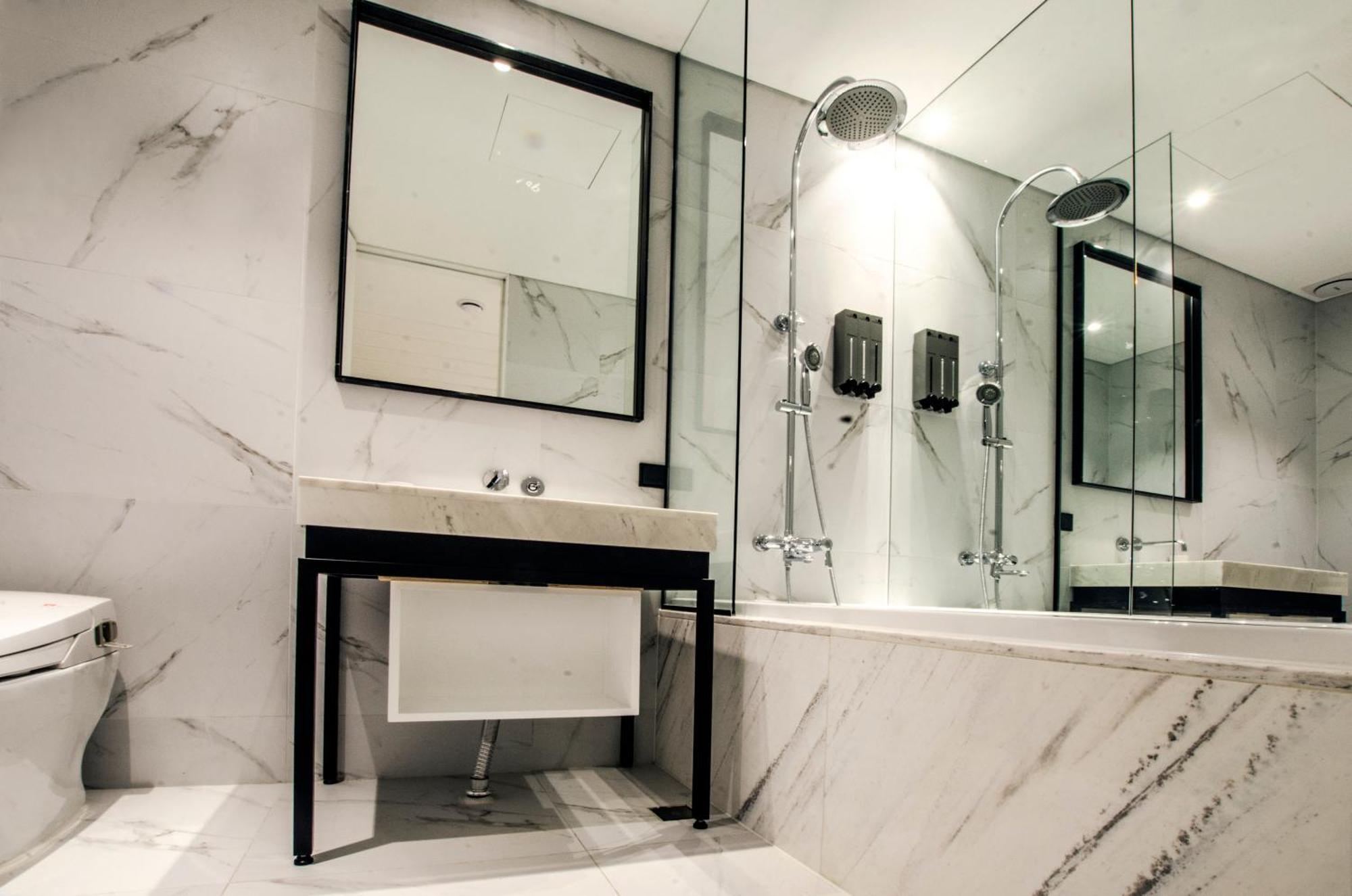 Hotel The Designers Premier Kondae Сеул Экстерьер фото