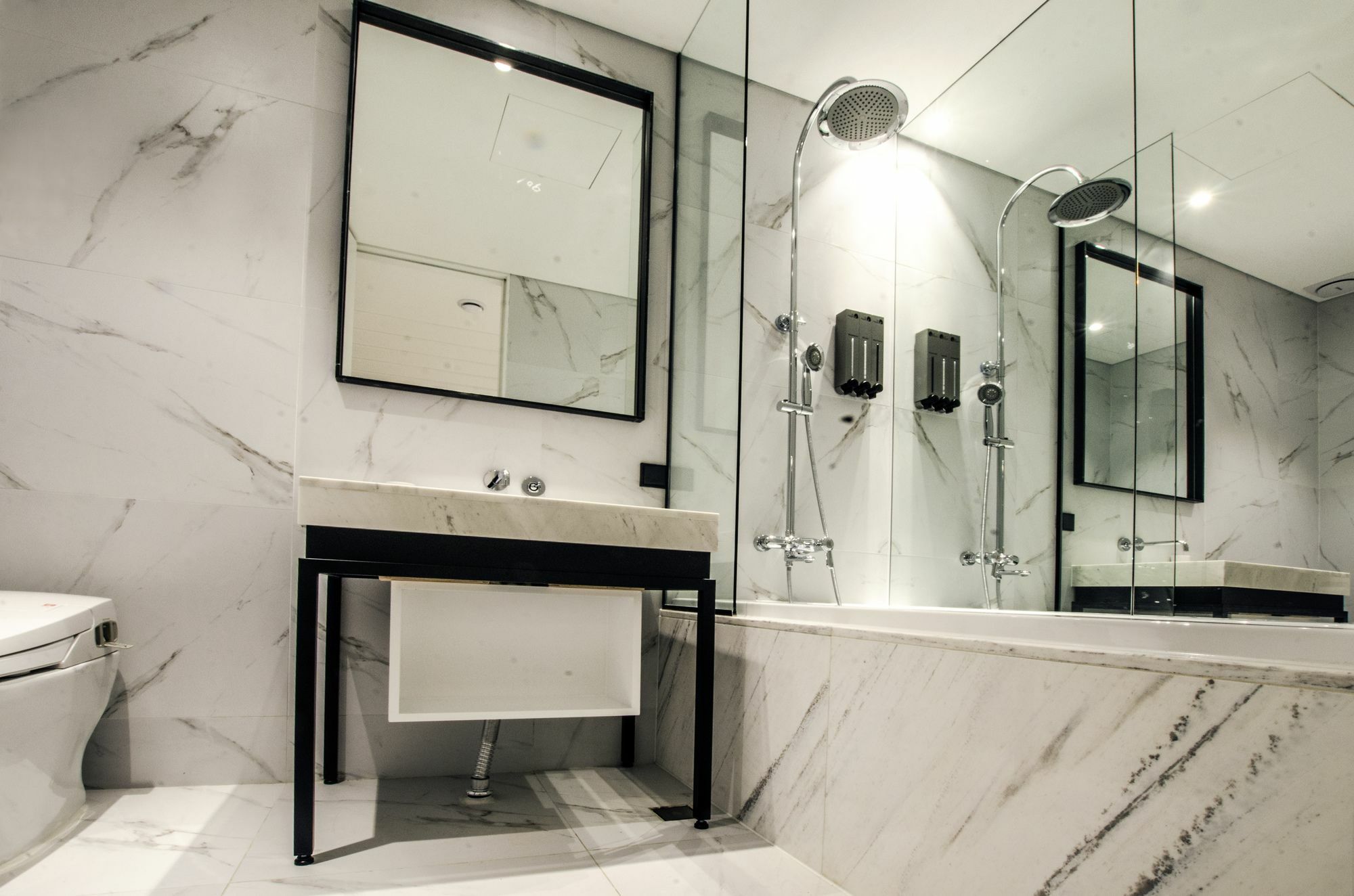 Hotel The Designers Premier Kondae Сеул Экстерьер фото